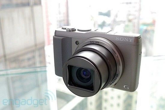 sony在港发表最小巧的30x变焦相机动